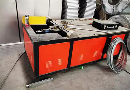 武漢碳鋼風(fēng)管加工廠自動(dòng)翻邊機(jī)